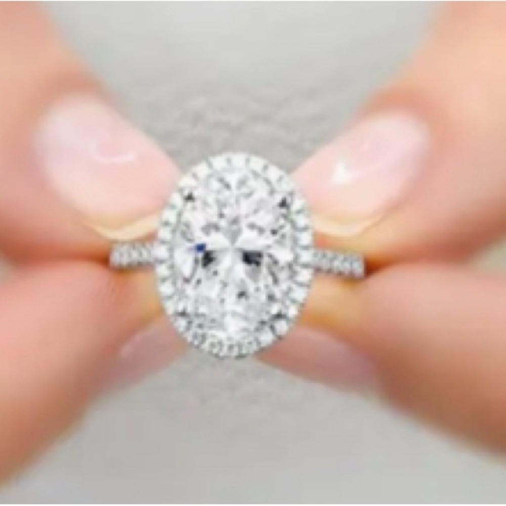 Cubic zirconia Halo Ring NWT